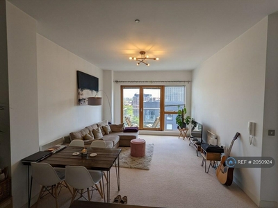 2 bedroom penthouse for rent in Cypress Place, Manchester, M4