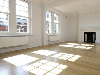 3 Bedroom Apartment For Rent In Covent Garden