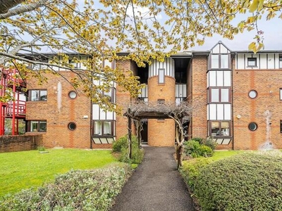 3 Bedroom Apartment For Rent In Reading