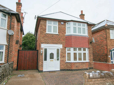 3 bedroom detached house for rent in Heckington Drive, Wollaton, Nottingham, NG8