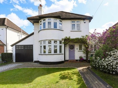 3 Bedroom Detached House For Sale In Esher, Surrey