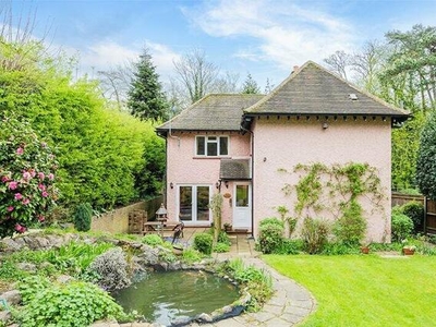 3 Bedroom Detached House For Sale In Oxted