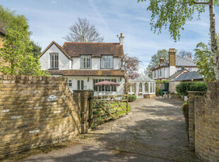 3 Bedroom Detached House For Sale In Shepperton