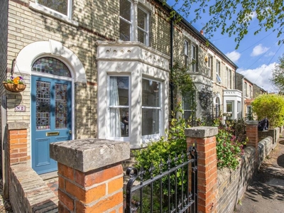 3 bedroom end of terrace house for rent in St Andrews Road, Cambridge, CB4