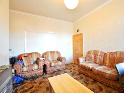 3 Bedroom Flat For Rent In Heaton