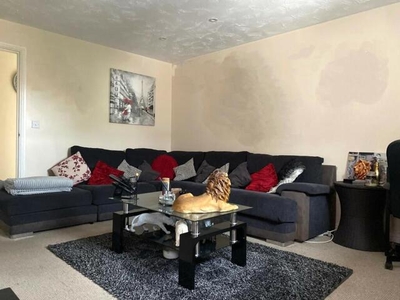 3 Bedroom Flat For Sale In Off Northern App, Colchester