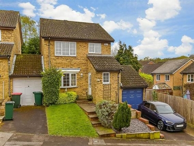 3 Bedroom Link Detached House For Sale In Crawley