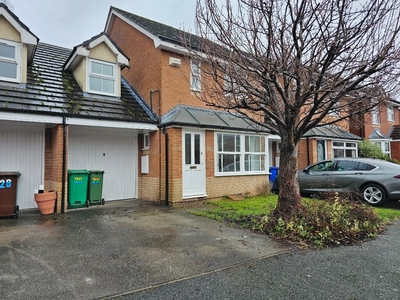 3 bedroom mews property for rent in Caistor Close, Manchester, Greater Manchester, M16