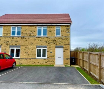 3 Bedroom Semi-detached House For Rent In Auckley, Doncaster