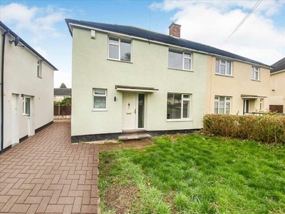 3 Bedroom Semi-detached House For Rent In Clifton
