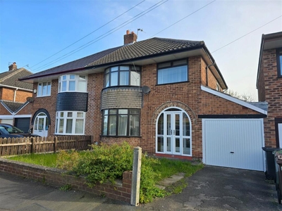 3 bedroom semi-detached house for rent in Kendal Drive, Maghull, L31 9AX, L31