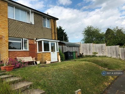 3 bedroom semi-detached house for rent in Polzeath Close, Luton, LU2