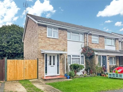 3 Bedroom Semi-detached House For Rent In Tadley, Hampshire