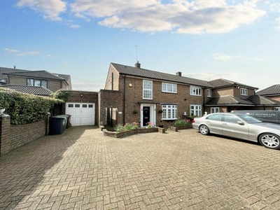3 Bedroom Semi-detached House For Sale In Borehamwood