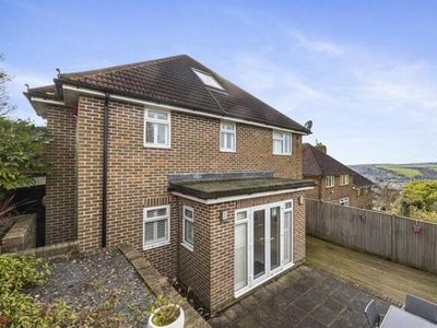3 Bedroom Semi-detached House For Sale In Hollingbury
