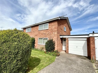 3 Bedroom Semi-detached House For Sale In Kings Acre