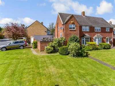 3 Bedroom Semi-detached House For Sale In Larkfield, Aylesford