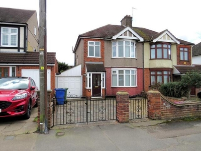 3 Bedroom Semi-detached House For Sale In North Grays, Essex