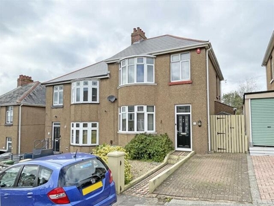 3 Bedroom Semi-detached House For Sale In Peverell