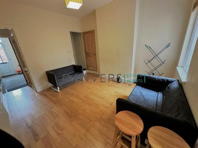 3 Bedroom Terraced House For Rent In Leicester