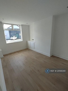 3 bedroom terraced house for rent in Mount Street, Eccles, Manchester, M30