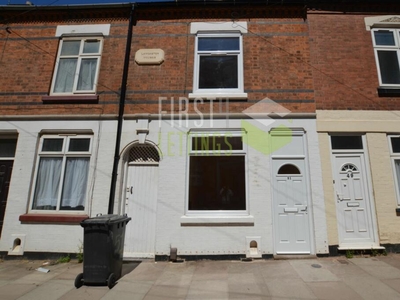 3 bedroom terraced house for rent in Wordsworth Road, Clarendon Park, LE2