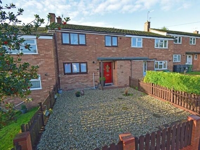 3 Bedroom Terraced House For Sale In Bromsgrove, Worcestershire