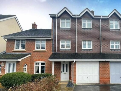 3 Bedroom Town House For Sale In Aldershot, Hampshire