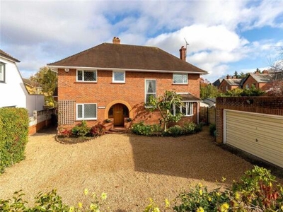4 Bedroom Detached House For Rent In Camberley, Surrey