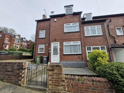4 bedroom end of terrace house for rent in Norman View, Kirkstall, LS5