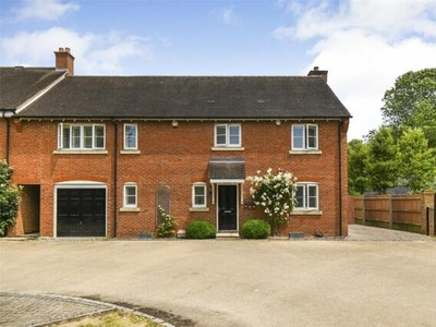 4 Bedroom End Of Terrace House For Sale In Hook, Hampshire