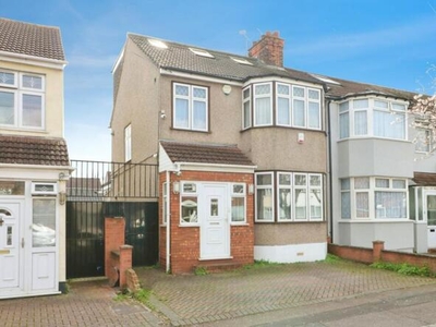 4 Bedroom End Of Terrace House For Sale In Ilford