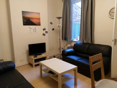 4 bedroom house share for rent in Teignmouth Road, Selly Oak, Birmingham, West Midlands, B29