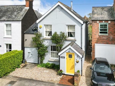 4 Bedroom Link Detached House For Sale In Lymington, Hampshire