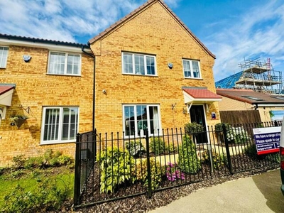 4 Bedroom Semi-detached House For Rent In Bourne
