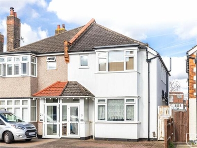 4 Bedroom Semi-detached House For Rent In Bromley
