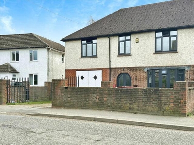 4 Bedroom Semi-detached House For Sale In Aylesford, Kent