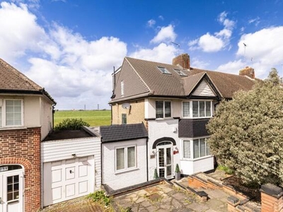 4 Bedroom Semi-detached House For Sale In Chingford