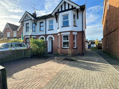 4 Bedroom Semi-detached House For Sale In Farnborough