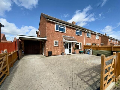 4 Bedroom Semi-detached House For Sale In Grove, Wantage