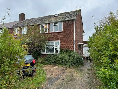 4 Bedroom Semi-detached House For Sale In Hayes, London