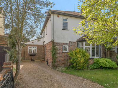 4 Bedroom Semi-detached House For Sale In Laleham, Staines-upon-thames