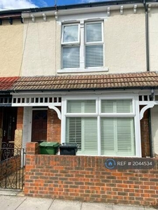 4 Bedroom Terraced House For Rent In Southsea