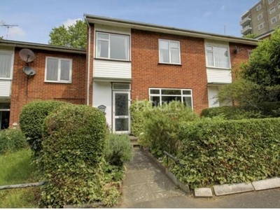 4 Bedroom Terraced House For Sale In London