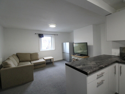 5 bedroom flat for rent in Leen Gate, Lenton, NG7