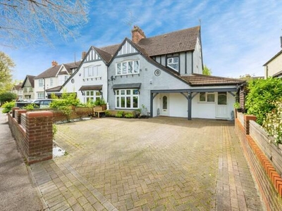 5 Bedroom Semi-detached House For Sale In Bedford