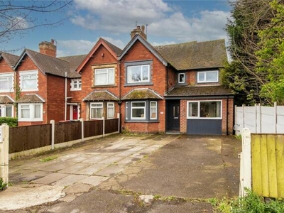 5 Bedroom Semi-detached House For Sale In Beeston