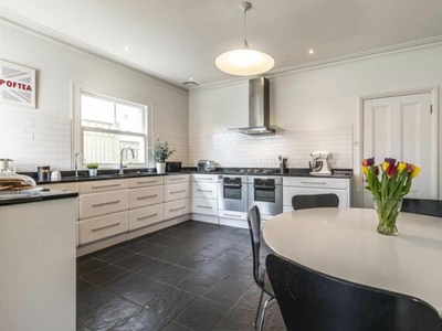5 Bedroom Semi-detached House For Sale In Southborough