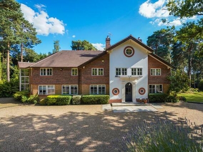6 Bedroom Detached House For Rent In St George's Hill