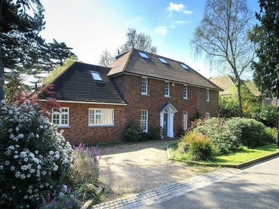 6 Bedroom Detached House For Sale In Kingston-upon-thames